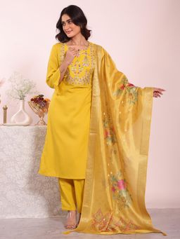 Gahan - Embroidered Silk Kurta with Pant & Floral Printed Organza Dupatta