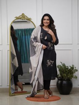 Gahan - Womens Black Printed Embroidered Kurta with Pant & Dupatta