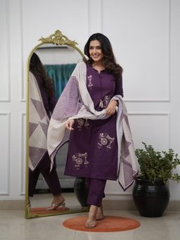 Gahan - Womens Purple Printed Embroidered Kurta with Pant & Dupatta