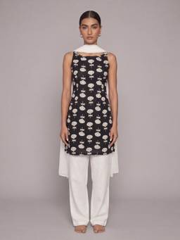 NISHORAMA - Women Pure Cotton Black Kurta With Pant & Dupatta