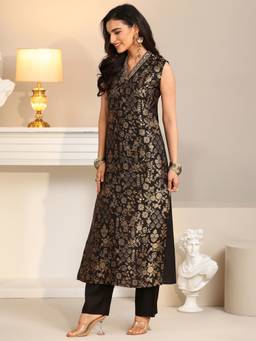 Libas - Women Silk Blend Black Kurta With Pant & Dupatta