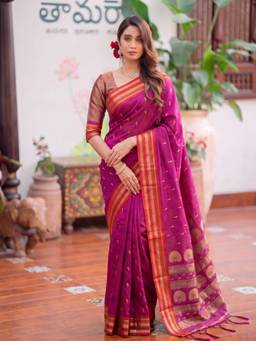 Sutriti - Women Silk Magenta Handloom Saree