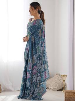 URBAN PALLU - Women Poly Georgette Teal Printed Saree