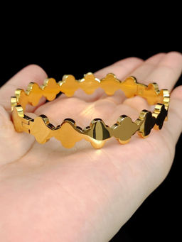 Designs & You - Stainless Steel Gold-Plated Anti Tarnish Clover Themed Charm Bracelet