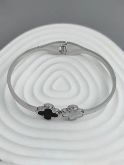 Designs & You - Stainless Steel Silver-Plated Bangle-Style Anti Tarnish Clover Bracelet