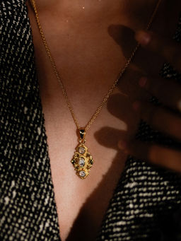 Divas Mantra - 92.5 Sterling Silver The Water'S Edge Necklace with Blue Lace Agate Cabusion