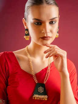 PANASH - Gold-Plated Green Kundan Pearl Jewellery Set