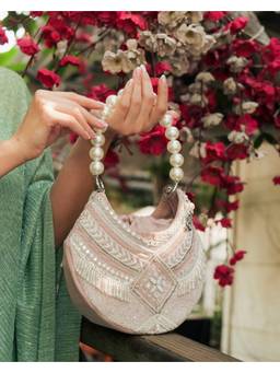 Fizzy Goblet - Beige Love Story Pearl Handle Potli