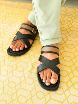 The Madras Trunk - Luca Slip On Sandals in Black