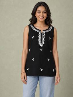QAZMI - Laiba Kashmiri Aari Work Sleeveless Kurti