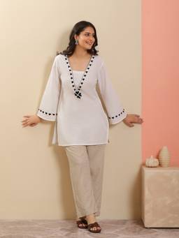 QAZMI - Women Pure Cotton Square-Neck Aari Embroidered Short Kurti