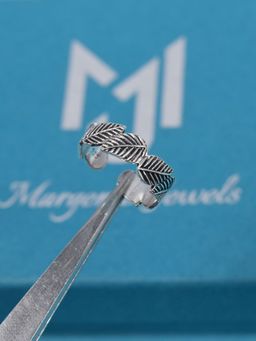 Margento Jewels - 925 Sterling Silver Leaf Style Plain Adjustable Toe Ring