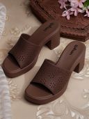 Brown color option, Currently selected