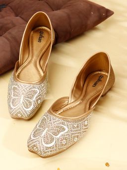 Gahan - Women Ethnic Mojaris with Soft Insole