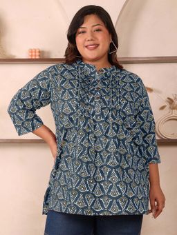Indietoga - Plus Size Blue Geometric Print Cotton Top