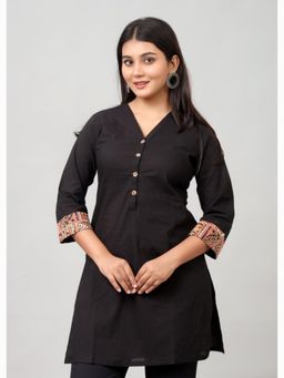 Anurang - Women Cotton Kurti With Printed Cuff Detail