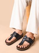 Black color option, Currently selected