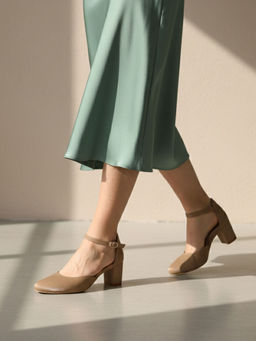 Monrow - Women Fiora Beige Block Heels
