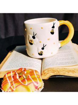 TheYUGO - Beige Bee My Coffee Mug