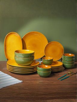 The Golden Theory - 23 Piece Green Exterior Golden Dinner Set