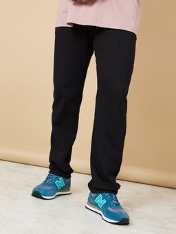 Styli - Black Solid Straight Fit Trackpant With Side Pocket
