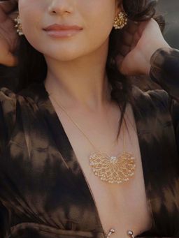 TOTAPARI - Gold Water Lily Jewellery Set