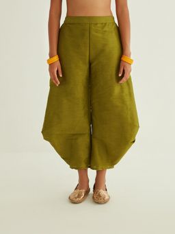 Abhishti - Pleated Pants In Dupion Art Silk