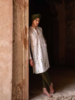Preevin - Off White & Olive Tie Dye Line Sequence Kurta With Churidar