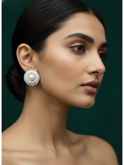 The Bling Girll - Shimmering Pearl Studs
