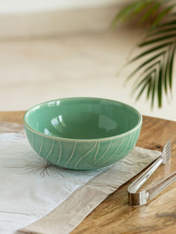 ExclusiveLane - Caribbean Green Ceramic Serving Bowl (1410 ml, Microwave Safe)