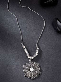 NVR - Women Silver Toned Floral Shape Pendant Necklace