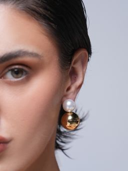 CAO JEWELLERY - White Ball Pearl Stud Earrings