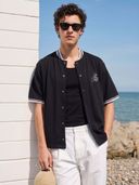 Black color option, Currently selected