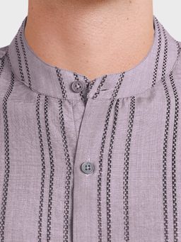 The Indian Garage Co - Men Relaxed Fit Stripes Purple Casual Shirt