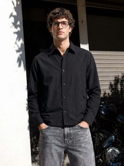 The Indian Garage Co - Men Relaxed Fit Solid Black Casual Shirt