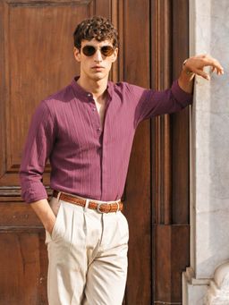 The Indian Garage Co - Men Slim Fit Textured Maroon Casual Shirt