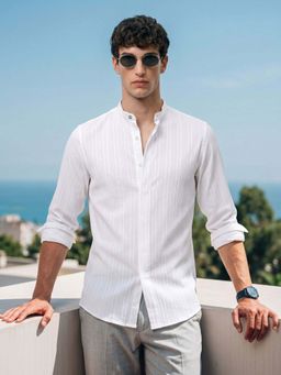The Indian Garage Co - Men Slim Fit Textured White Casual Shirt