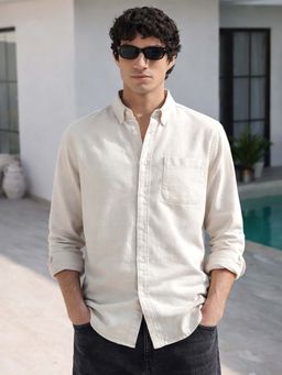 The Indian Garage Co - Men Slim Fit Solid Cream Casual Shirt