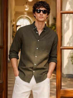 The Indian Garage Co - Men Slim Fit Solid Green Casual Shirt