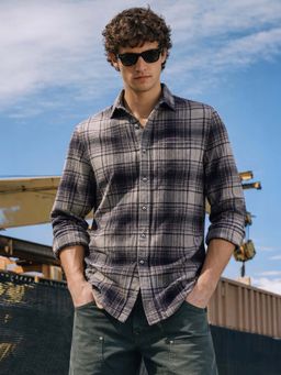The Indian Garage Co - Men Slim Fit Checks Grey Casual Shirt