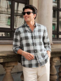 The Indian Garage Co - Men Slim Fit Checks Grey Casual Shirt