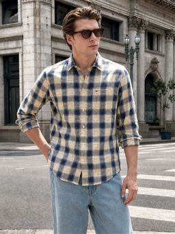 The Indian Garage Co - Men Slim Fit Checks Blue Casual Shirt