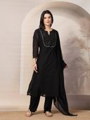 Black color option, Sold out, Currently selected