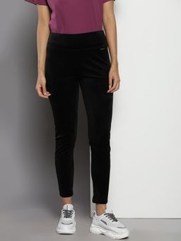 Calvin Klein - Black Regular Fit Solid Mid Rise Pant