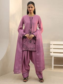 Libas - Mauve Floral Embroidered Short Kurta With Salwar & Dupatta