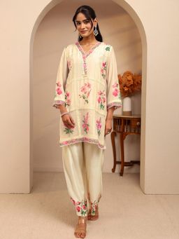 Libas - Off White Floral Printed And Lace Work Embellished Kurti With Pant