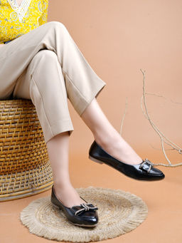 Shoetopia - Pointed Toe Bow Detailed Black Ballerina For Women