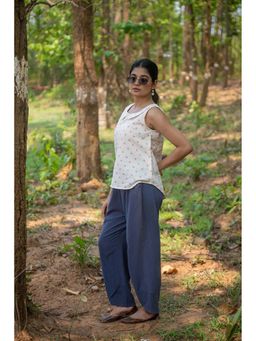 Sutra Art of Clothing - Off White Heart Shape Woven Top