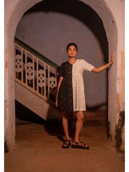 Sutra Art of Clothing - Day & Night Color Block South Cotton Multicolour Knee Length Dress