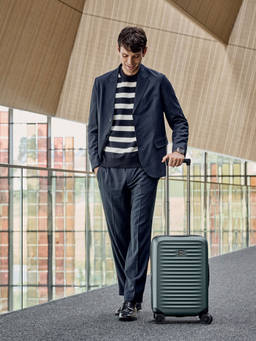Victorinox - Airox Advanced, Frequent Flyer Cabin Hardside Luggage (37 Litres), 55 Cm Green (S)